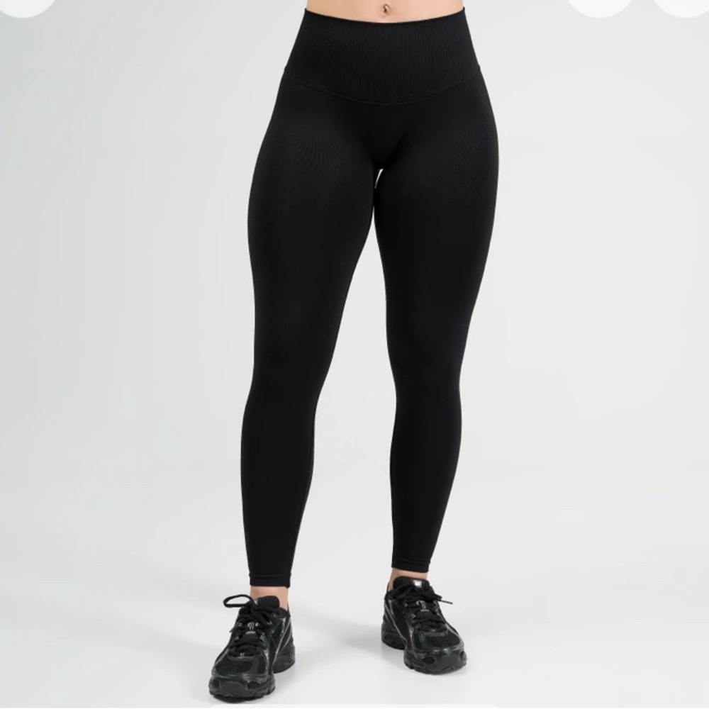 Women's Black High-Waisted Leggings - Picture 5 of 12